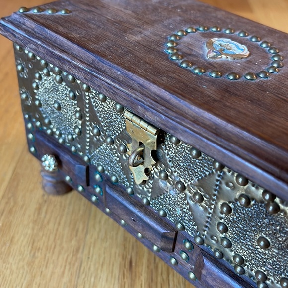 Wood treasure box - Picture 7 of 16